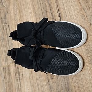 Steve Madden shoes Lancer black sneakers women size 9.5 EUC